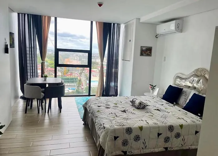 In Meridian With Netflix And Wifi, Near Ayala And It Park U7 09 11 아파트호텔 3*