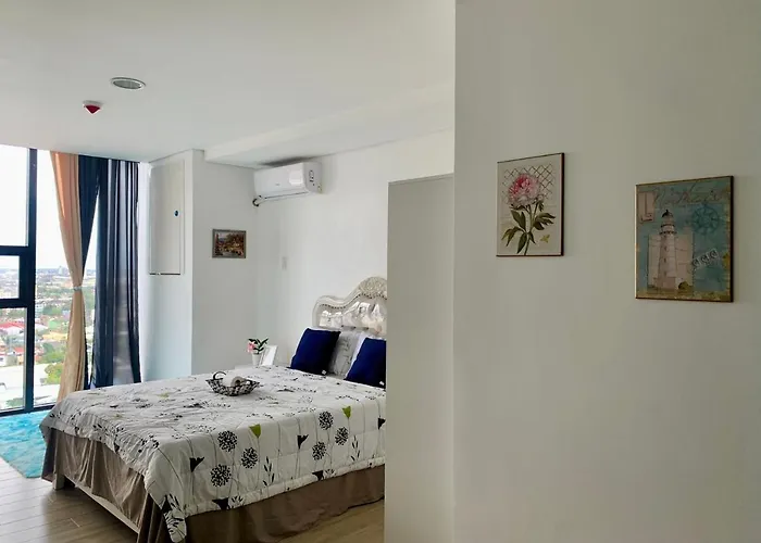 In Meridian With Netflix And Wifi, Near Ayala And It Park U7 09 11 아파트호텔